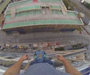 Free runner climbs 12 floors to the top of university halls