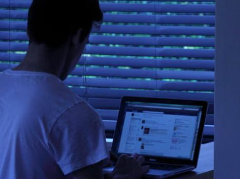 punjab youngster make fake face book account, arrested.