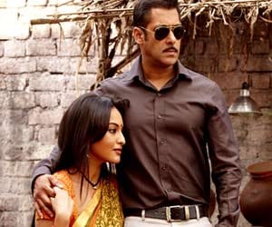 Sonakshi cry for salman Behavior