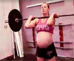 38 years old pregnant weight lifter