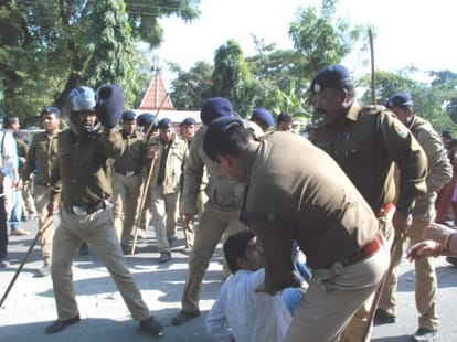 uttarakhand cm security break, attack on car.