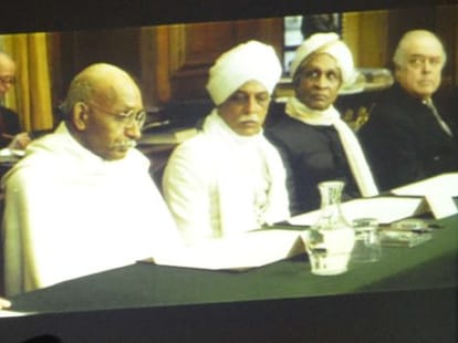 when mahatama gandhi had decide to return india.