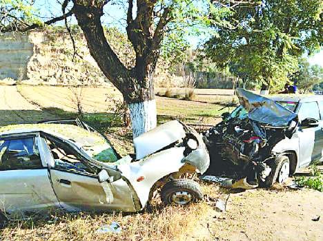  road accident three person died at una.