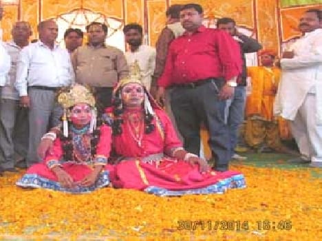 holi with flower