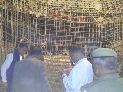 Under Construction Building Fell in Loni, Ghaziabad; 40 Feared Trapped