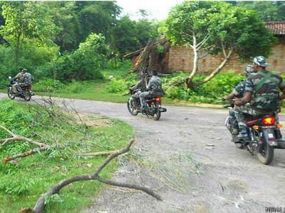 Palamu Express derails following blast Latehar