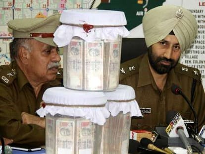 sensetioinal truth behind one billion rs robbary at chandigarh