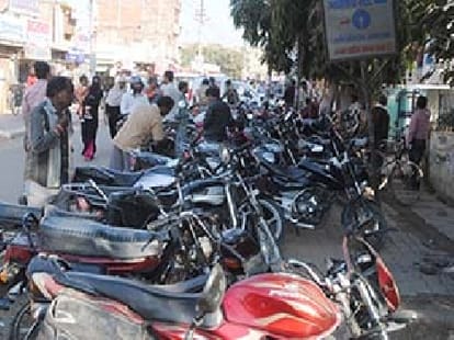 Central govt asks support on road transport sefety bill.