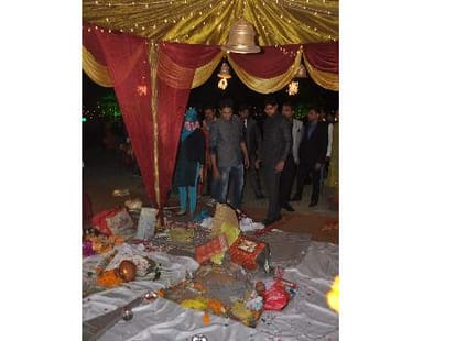 A beloved goes and destroyed marriage of her lover.