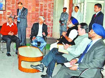 Sukhbir Badal Raid in Mohali Police Station at Late Night