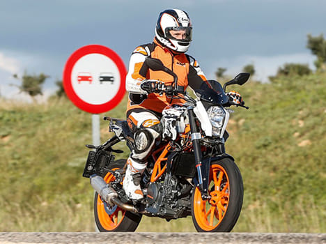 These 2015 KTM 200 and 390 Duke?