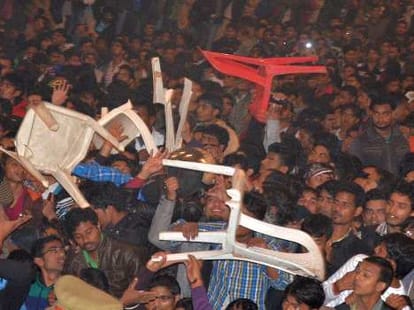 Ruckus in Lucknow Mahotsav