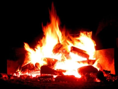 fire in factory warehouse, one died.