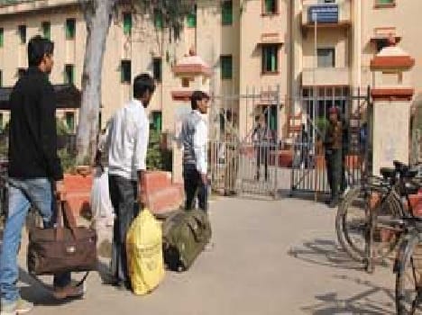 BHU : After 12 Days Student Return In Hostel