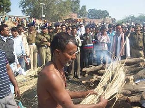 Martyr 's funeral Mukesh