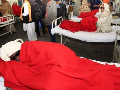 cataract surgery camp in navjeevan medicare hospital