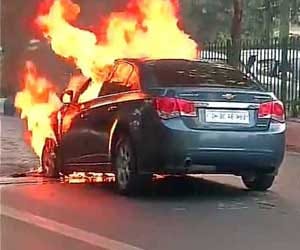fire in, Chevrolet Cruze car. 