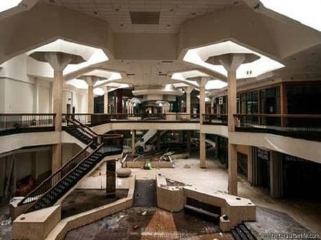 why more than 100 shopping mall has been closed in america?