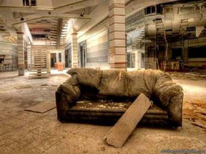 why more than 100 shopping mall has been closed in america?