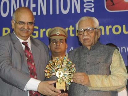 UP governor Ram Naik gives a controvercial statement.