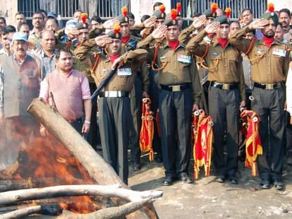 funeral of shaheed ajayvardhan in haridwar.