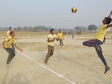 The winning team in volleyball Yellow House
