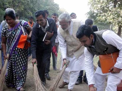 i want to servidc modi as a laxman.