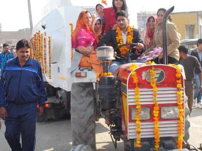 OMG! Very Strange Kind of Marriage Recepiton, Read Story