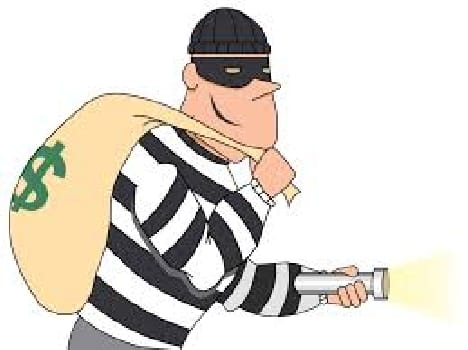 salesman stolen one lakh from petrol pump
