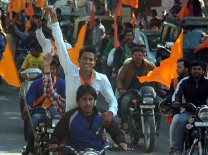 VHP targets 50 muslim families in ayodhya for reconversion.