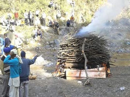 landlords deny to Funeral of backword people in their land in bagpat.