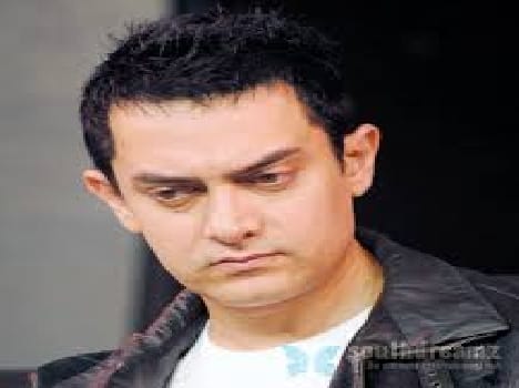 Amir khan promotes movies PK
