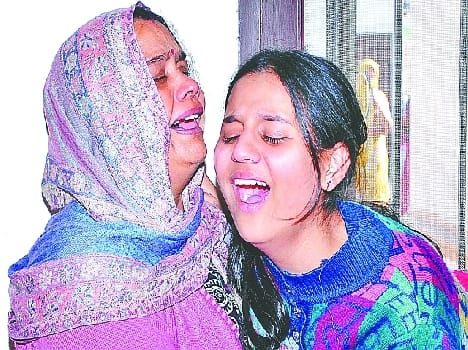 Madhavi grieves over her son death in agra