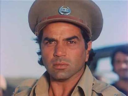 Fool aur Patthar lucky for Dharmendra