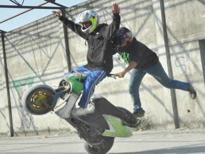 bike and scooty stunt in dehradun.