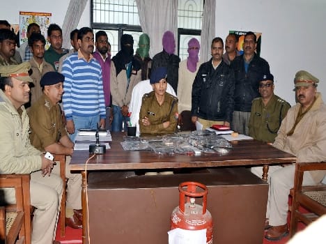 maurya gang robbed bus