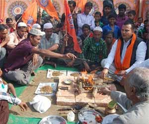 laxmikant bajpayee on agra religion conversion issue.
