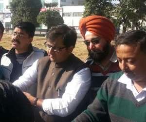 Langar held at Ind.area,Chd inaugurated by Deputy  Mayor  Davesh  Moudgil 