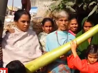 4.7 feet long bottle gourd in kanpur.