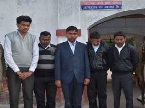 In sbi interview exam caught five munna bhai