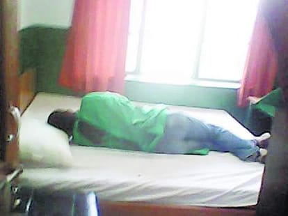 Govt doctor found drunk on duty in Kullu himachal.