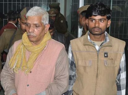 Loot in front of governor house in UP.