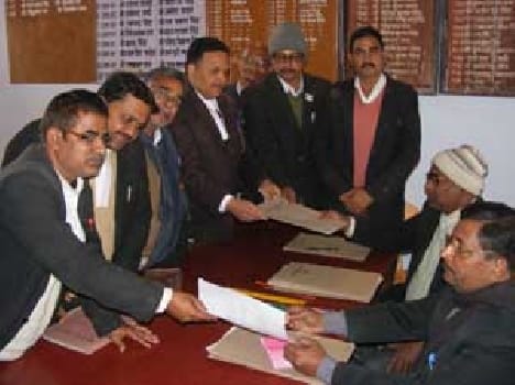 civil Bar Association poll ? 11 papers filed