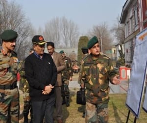 Manohar Parrikar reviews security situation in jammu and kashmir