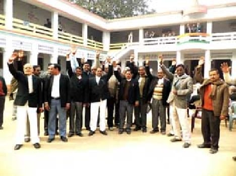 Advocates opposed the bandh.