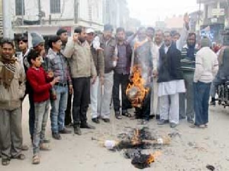 Kancl traders from beating outrage , blew mannequin