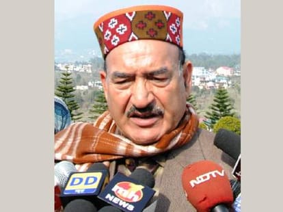 iit mandi tragedy cross fir against workers.