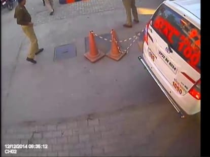 up police brutly beated to petrol pump employer.