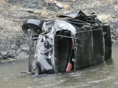 pickup accident at theog two died.