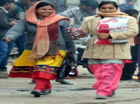 sard hawao se thithuran badhi